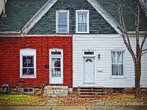 Yin And Yang House_DSCF03579.jpg - Photographed at Smiths Falls, Ontario, Canada.